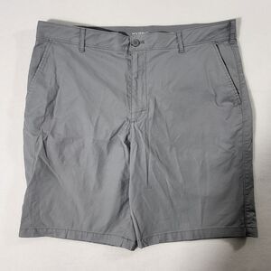 Izod Advantage Performance  Hybrid Stretch Shorts Mens 38W Gray Classic Chino